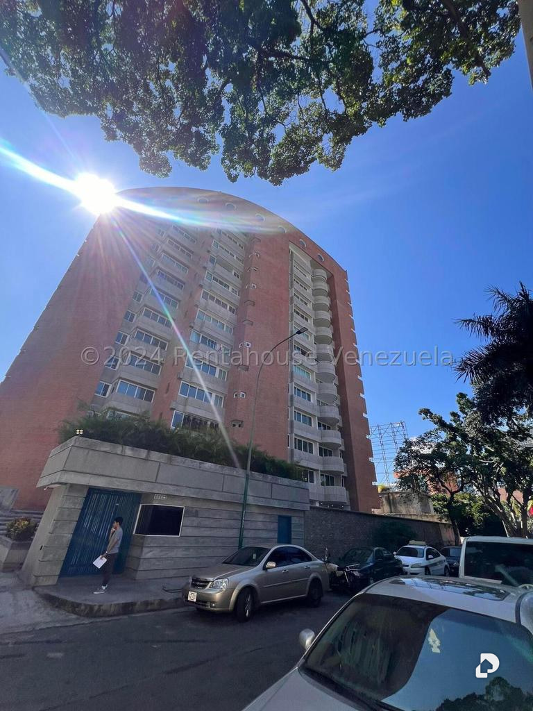 Apartamento en El Rosal, Caracas – 2