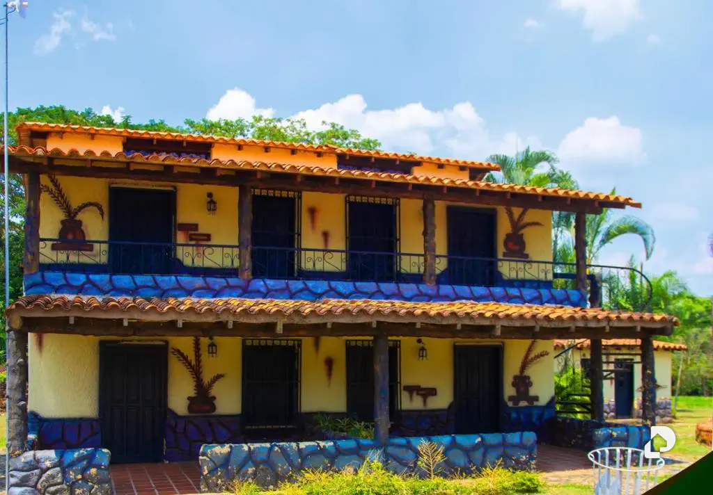 Edificio en Tinaquillo – 15