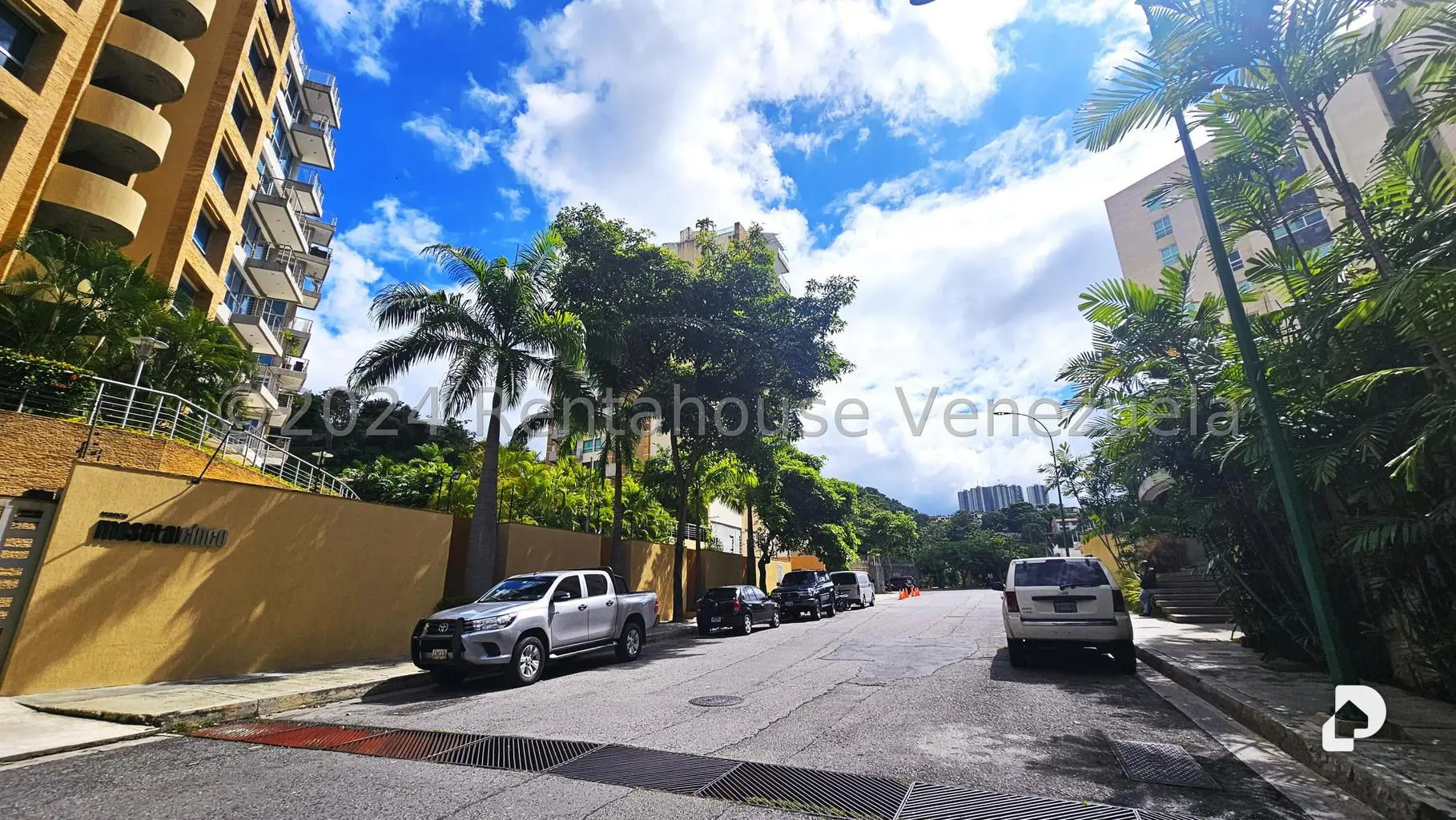Apartamento en Las Mesetas de Santa Rosa de Lima, Caracas – 30