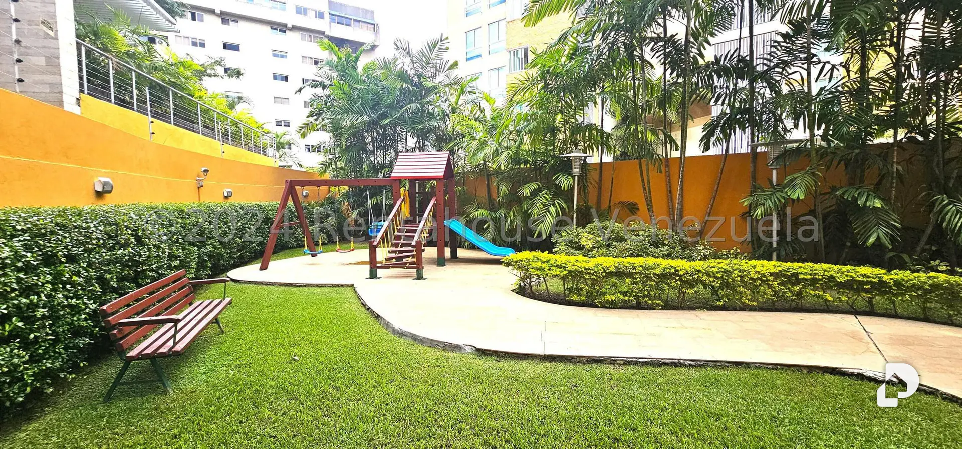 Apartamento en Las Mesetas de Santa Rosa de Lima, Caracas – 28