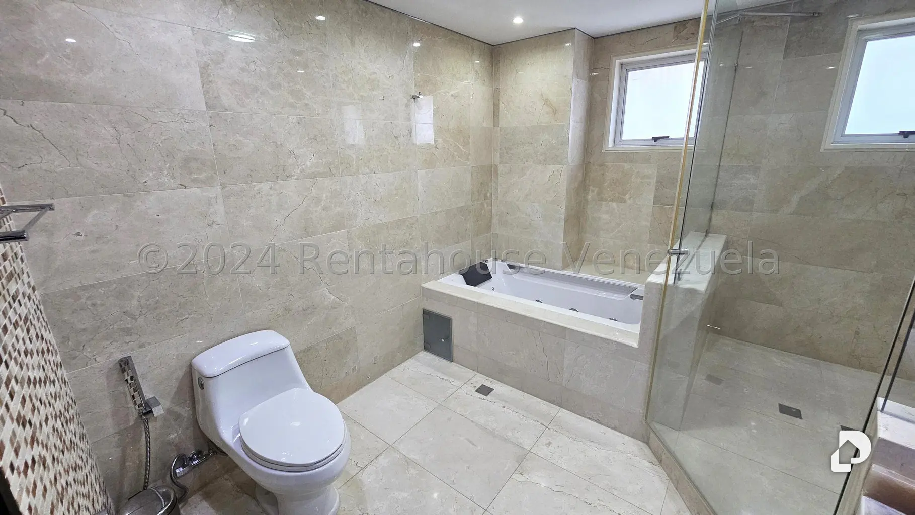 Apartamento en Las Mesetas de Santa Rosa de Lima, Caracas – 15