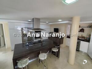 House in Prados del Este, Caracas – 14