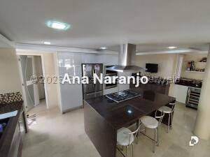 House in Prados del Este, Caracas – 16