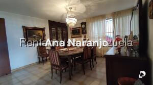 Casa en Alto Prado, Caracas – 12