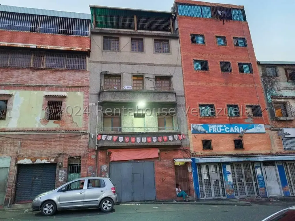Edificio en Catia, Caracas - 1