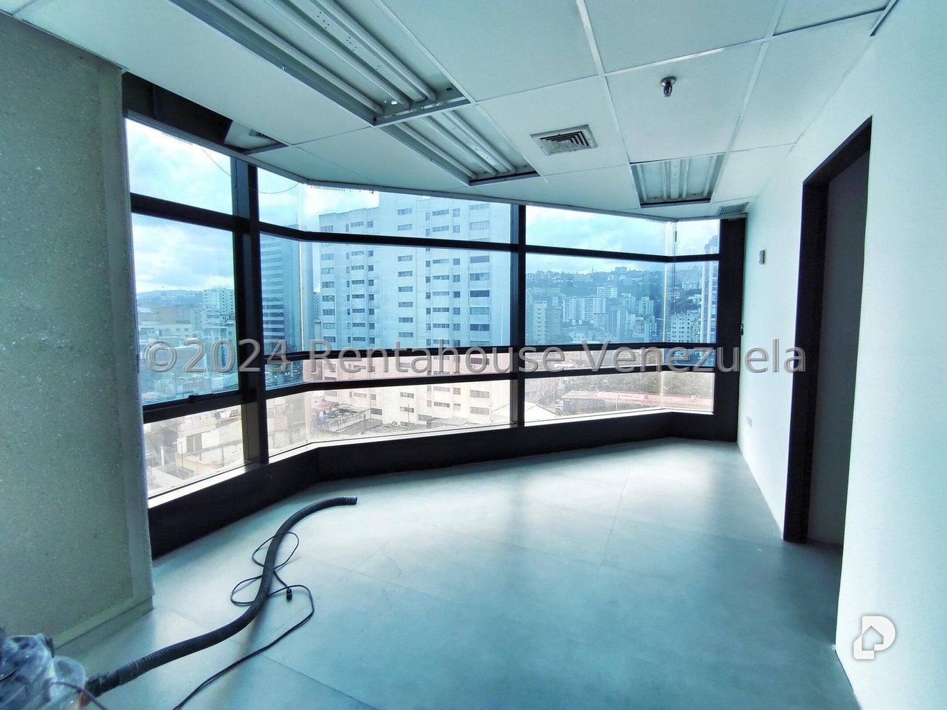 Oficina en Sabana Grande, Caracas – 12