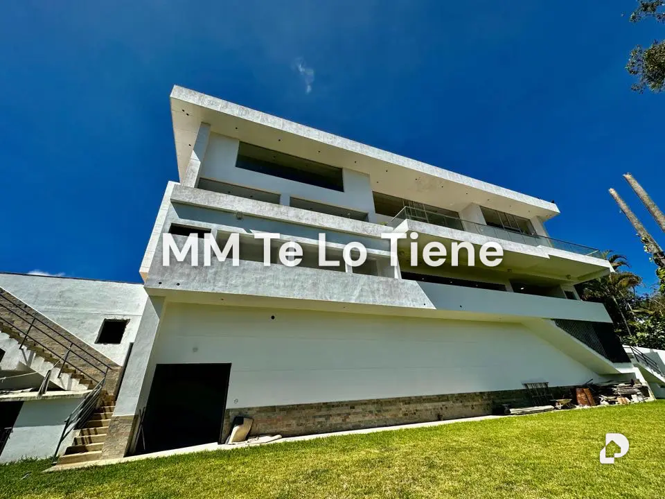 House in La Lagunita, Caracas – 30