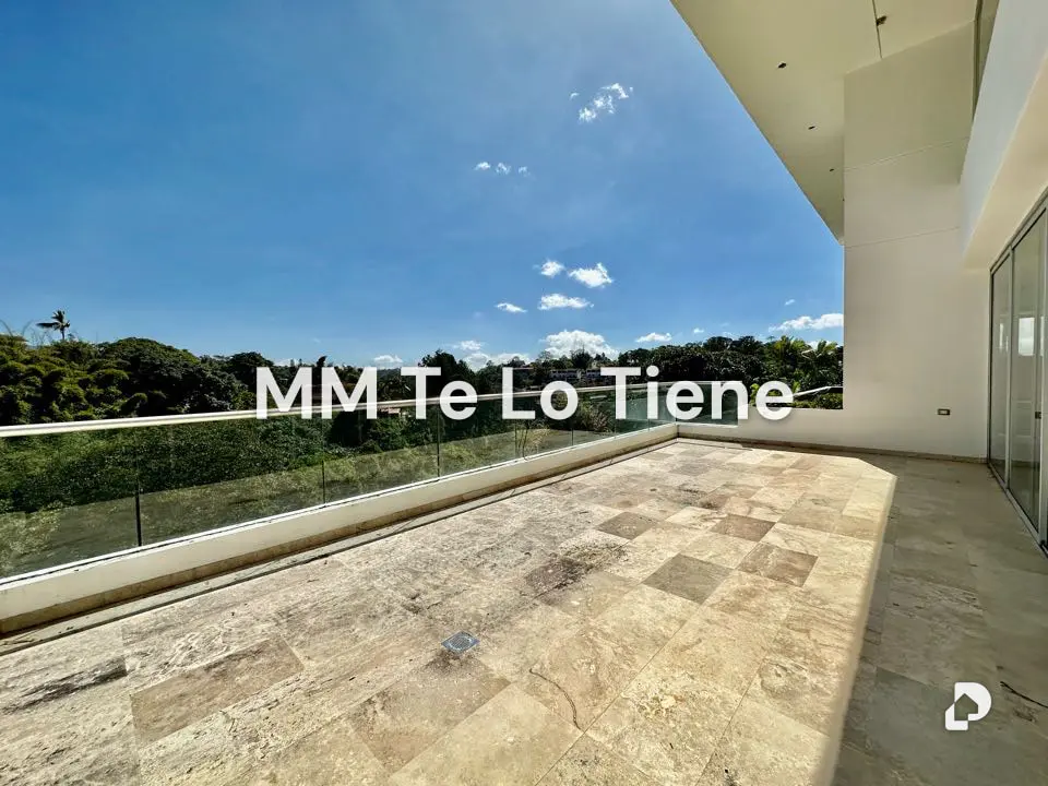 House in La Lagunita, Caracas – 12