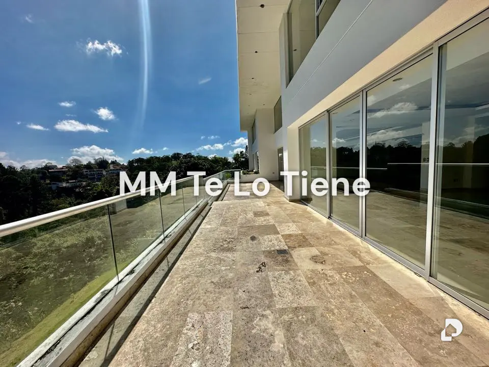 House in La Lagunita, Caracas – 13