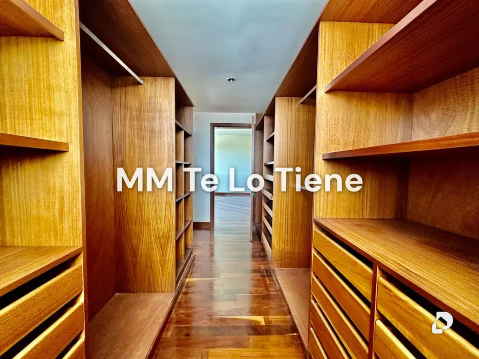 House in La Lagunita, Caracas – 17