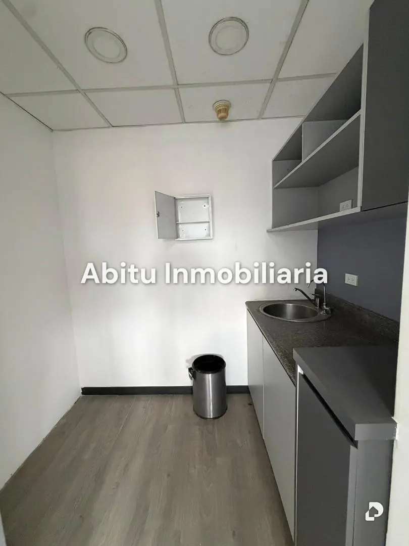Oficina en Altamira, Caracas – 8