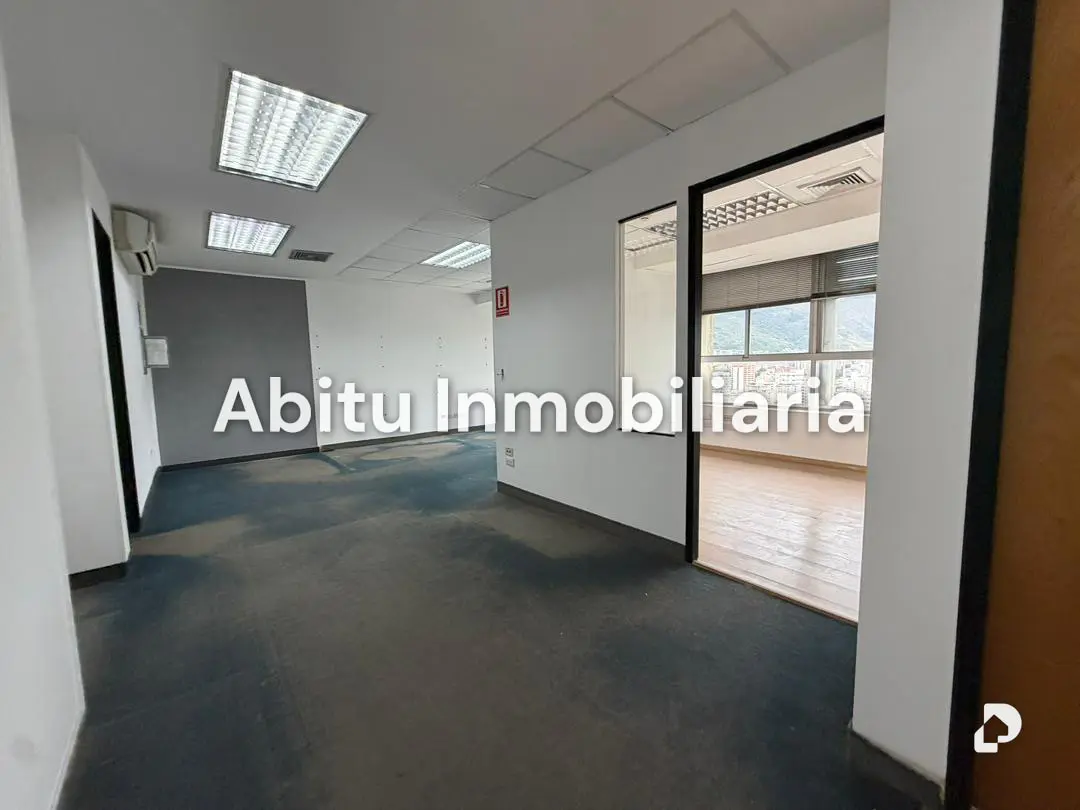 Oficina en Altamira, Caracas – 13