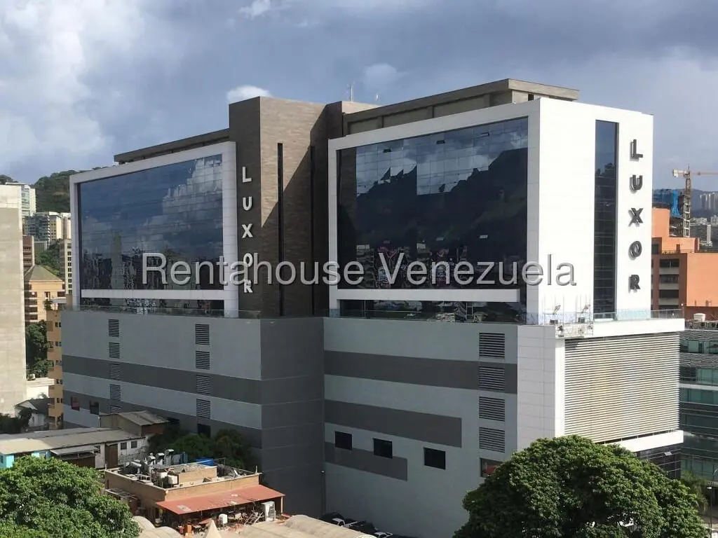 Oficina en Las Mercedes, Caracas - 1