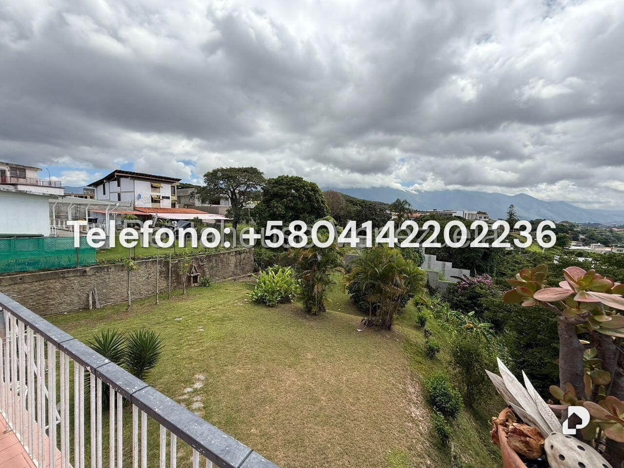 Casa en Cumbres de Curumo, Caracas – 24