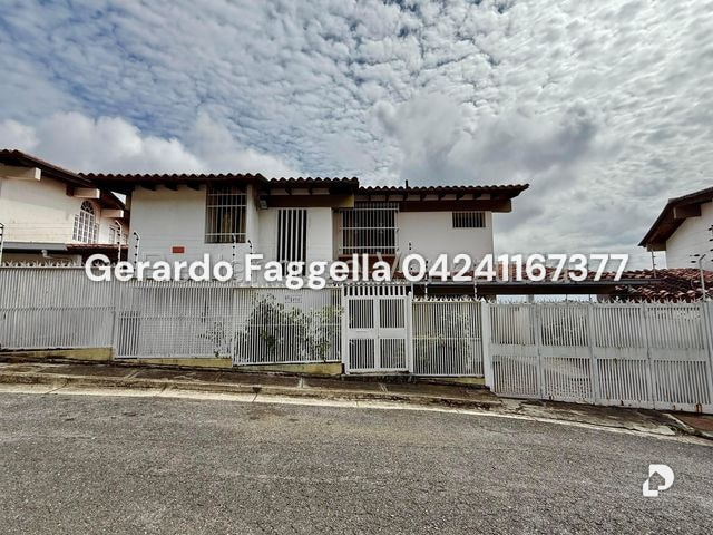 House in Santa Paula, Caracas – 1