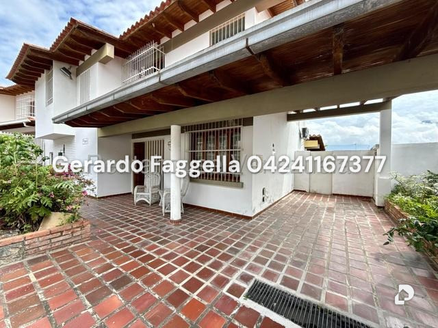 House in Santa Paula, Caracas – 2