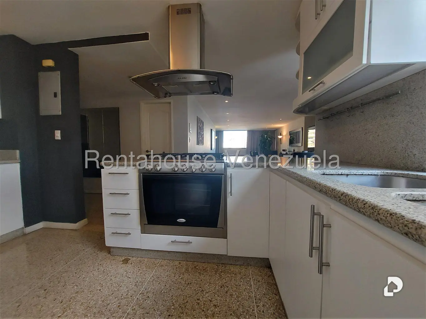 Apartamento en Altamira, Caracas – 11