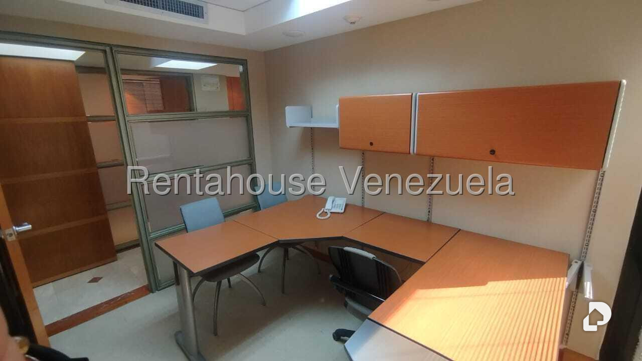 Oficina en Las Mercedes, Caracas – 13