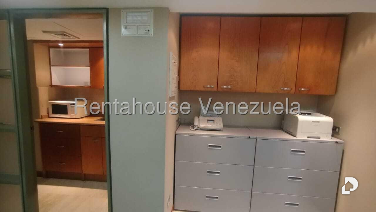 Oficina en Las Mercedes, Caracas – 19