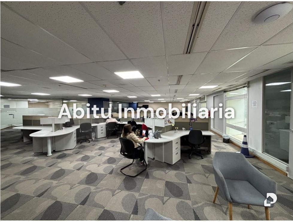 Oficina en La Castellana, Caracas – 13