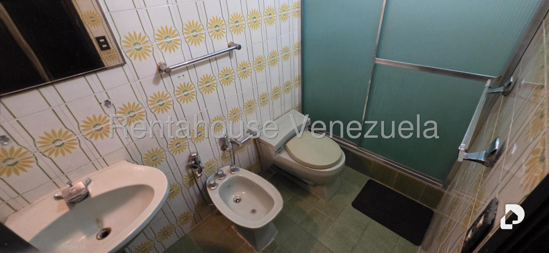 House in La Lagunita Country Club, Caracas – 35