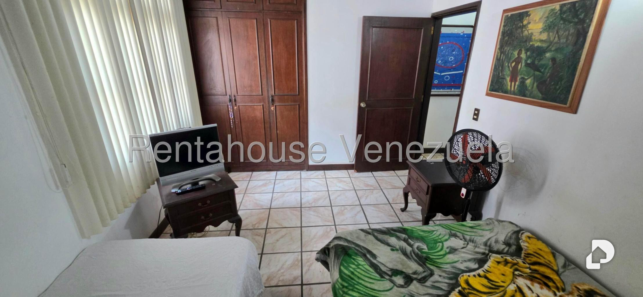 House in La Lagunita Country Club, Caracas – 39