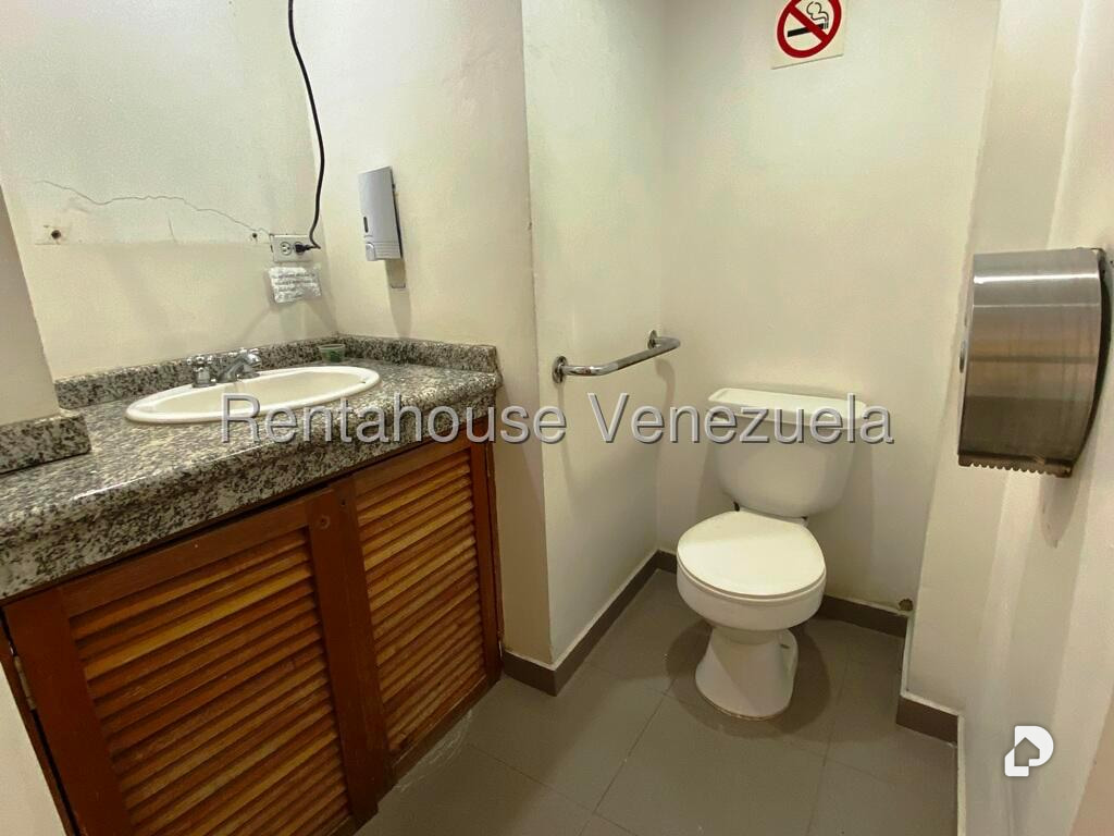 Local comercial en Santa Sofía, Caracas – 10