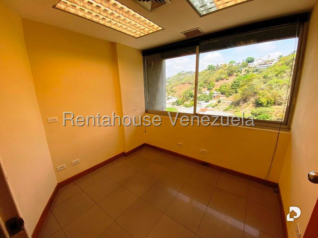 Local comercial en Santa Sofía, Caracas – 14