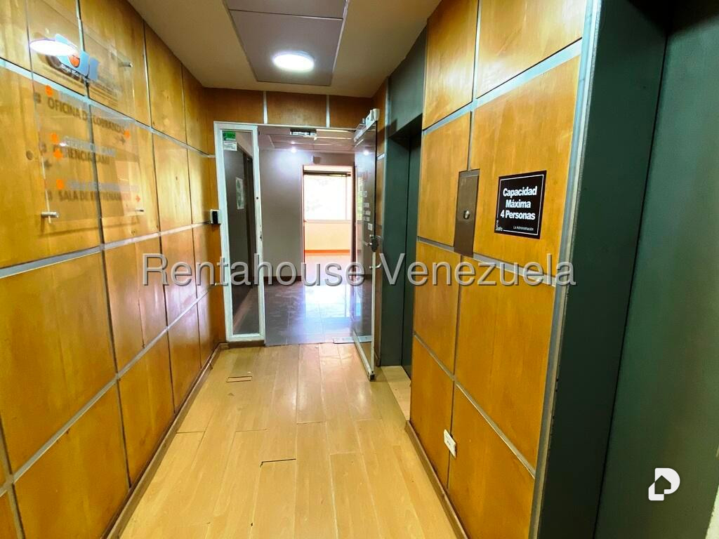 Local comercial en Santa Sofía, Caracas – 5