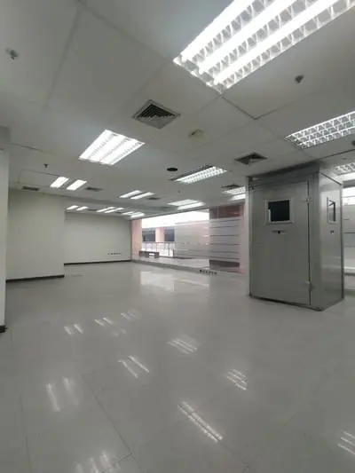 Local comercial en Prados del Este, Caracas - 1