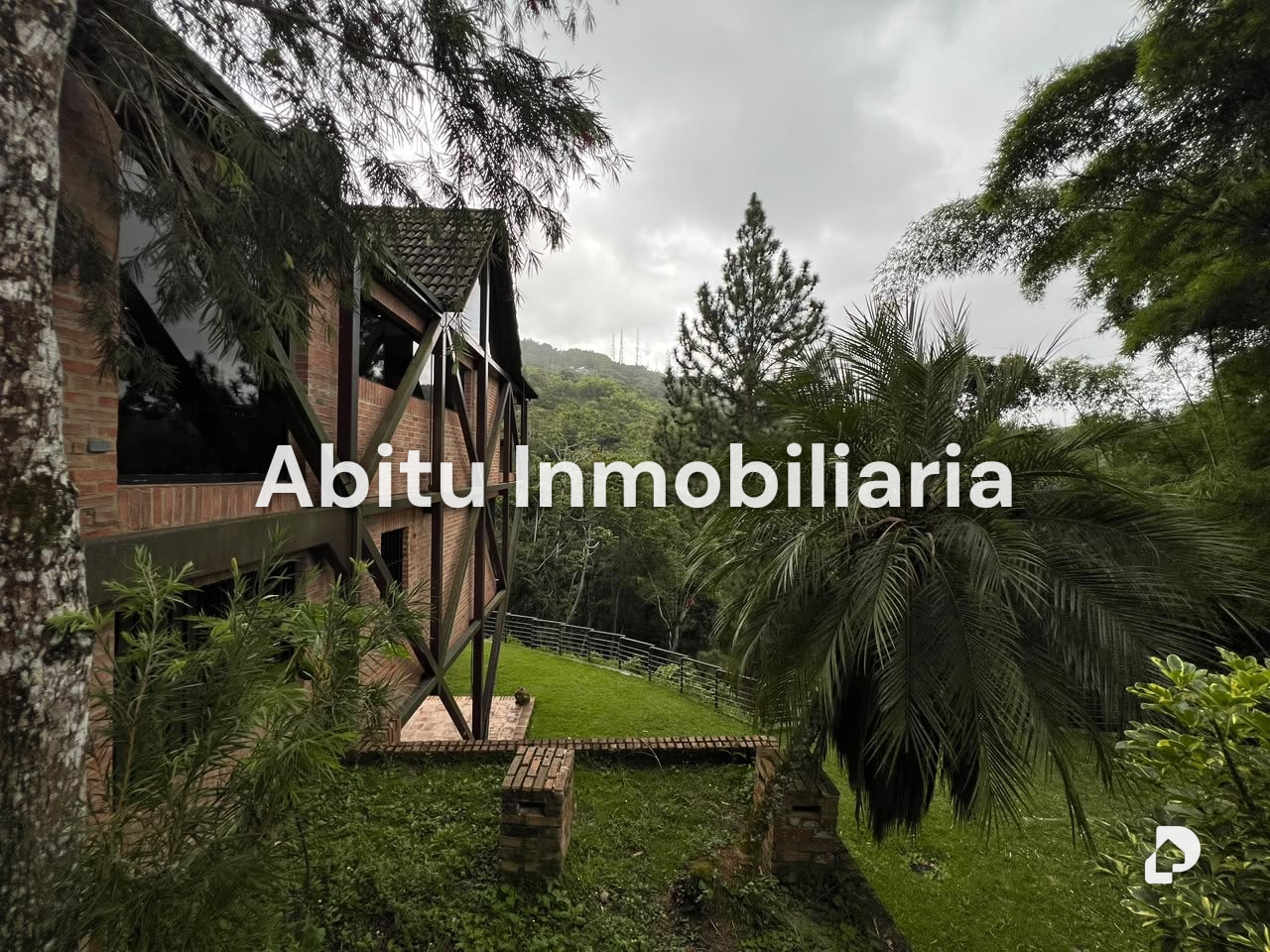 Casa en Oripoto, Caracas – 50