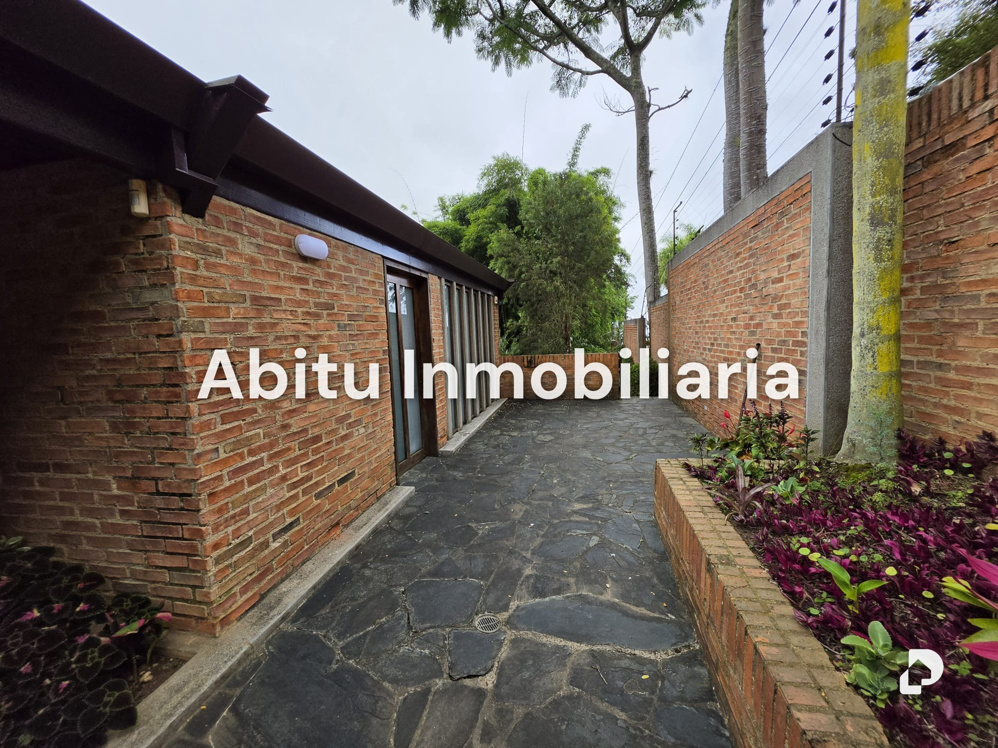 Casa en Oripoto, Caracas – 15