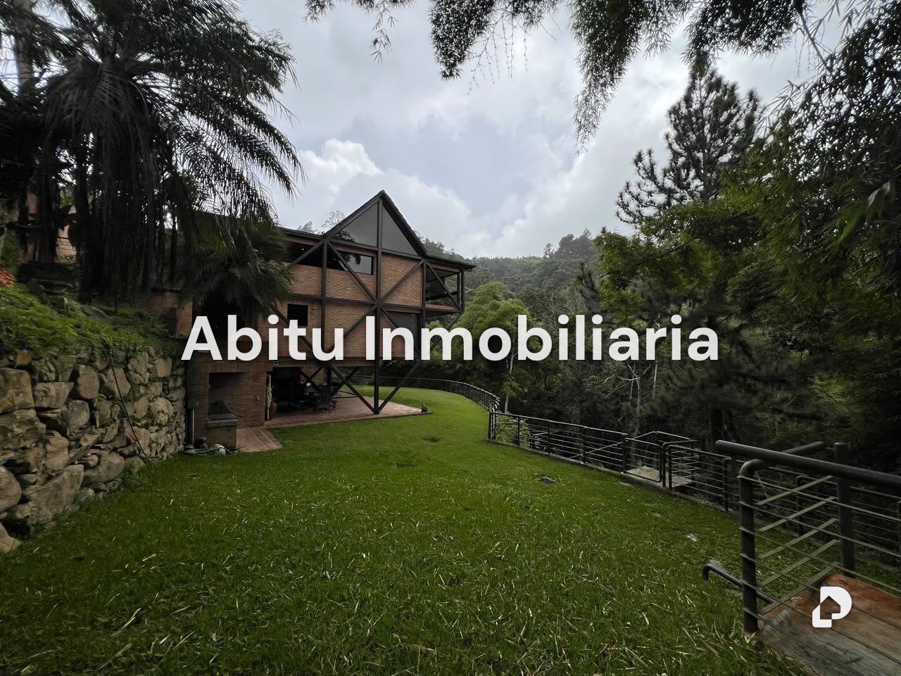 Casa en Oripoto, Caracas – 27