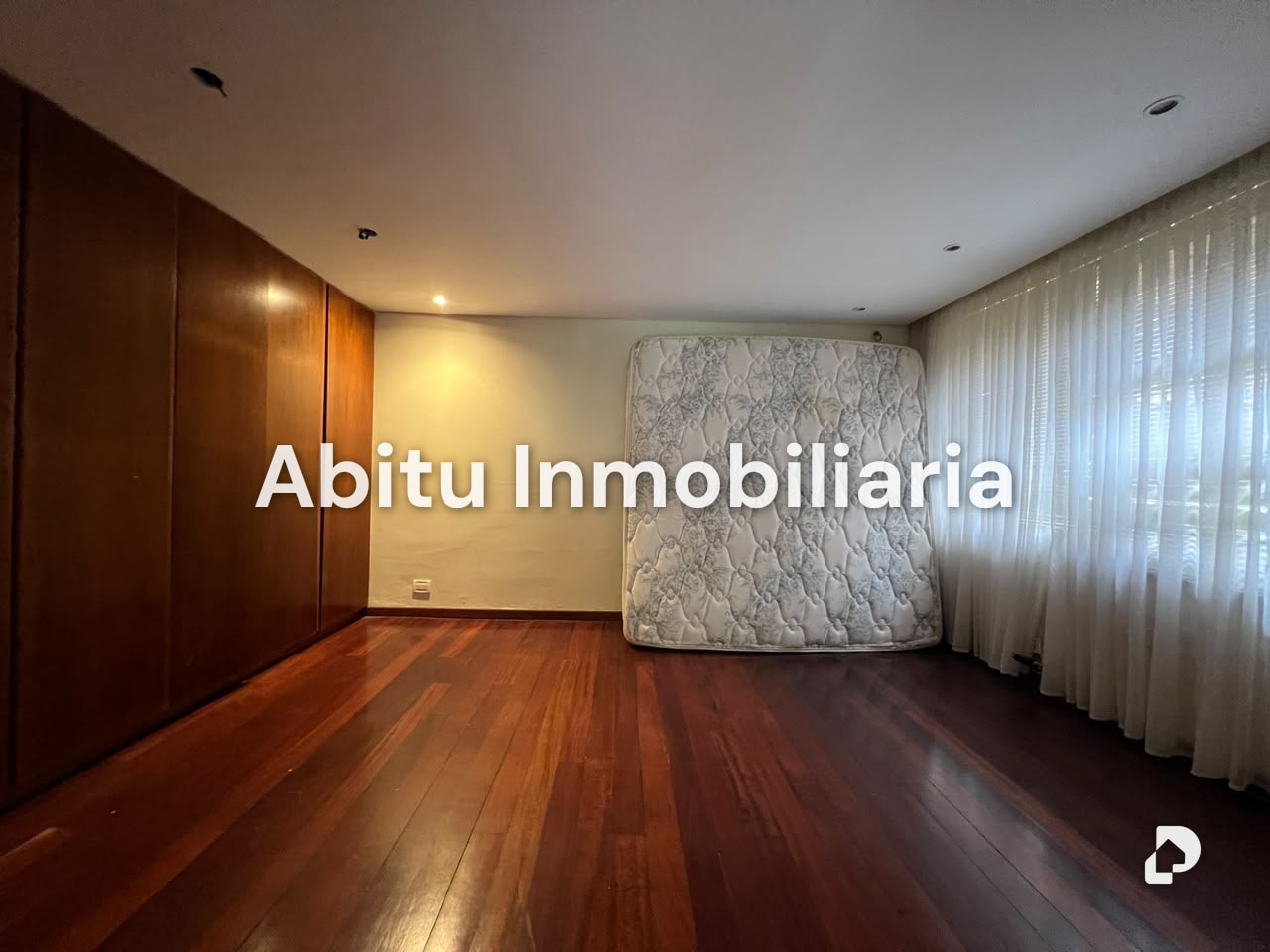 Casa en Oripoto, Caracas – 28