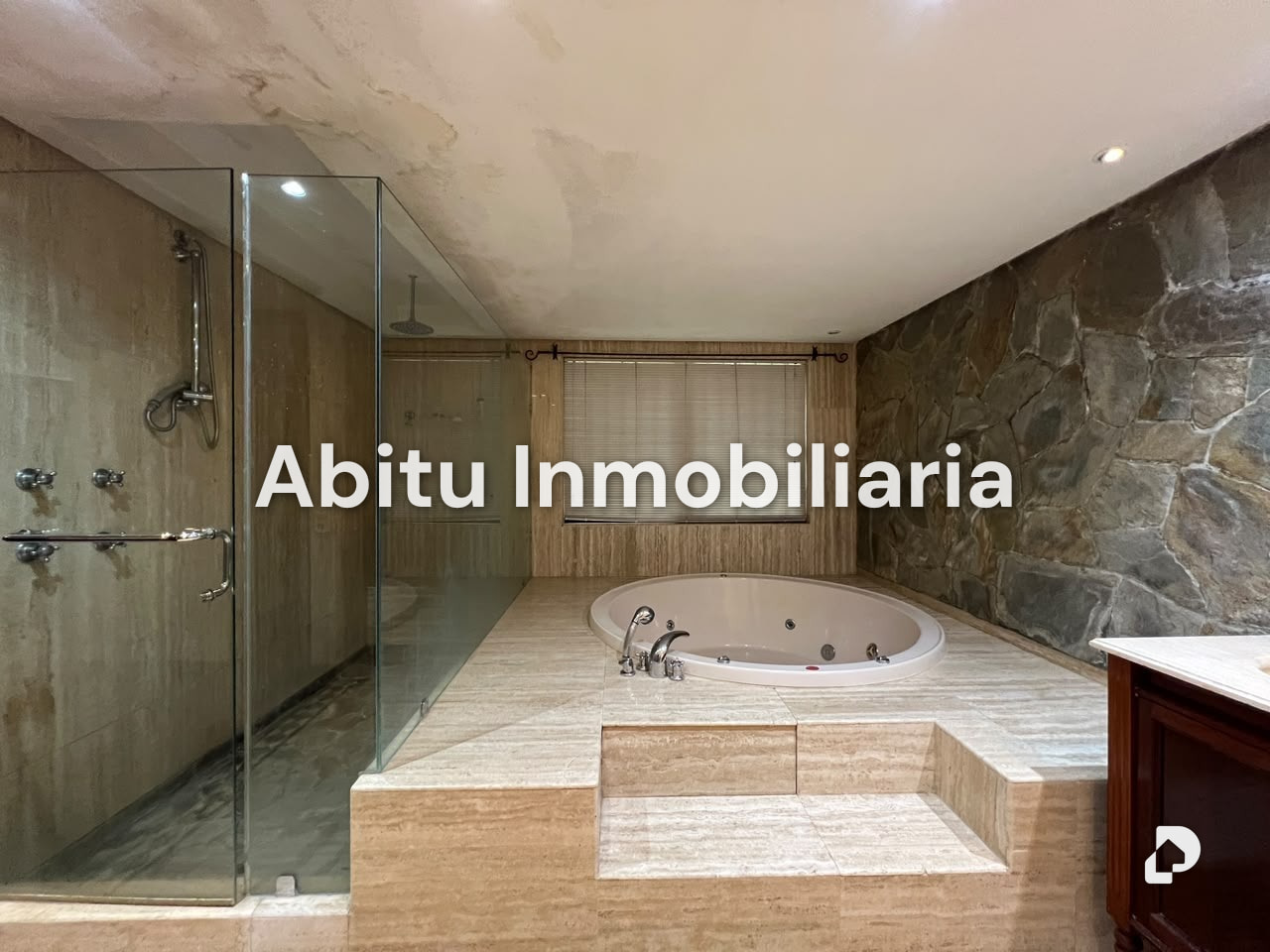 Casa en Oripoto, Caracas – 49