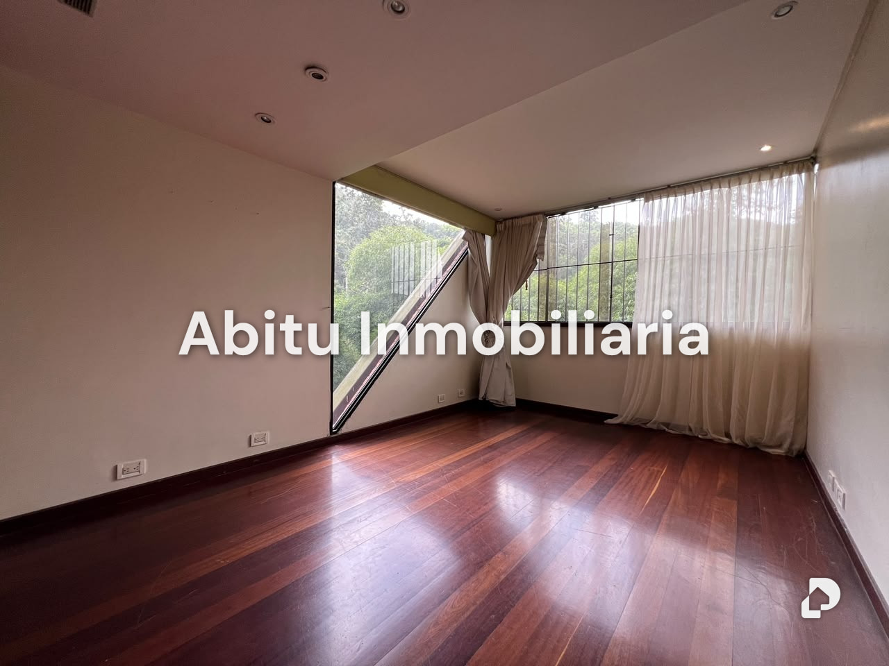 Casa en Oripoto, Caracas – 29