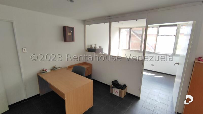 Oficina en Parroquia La Candelaria, Caracas – 12