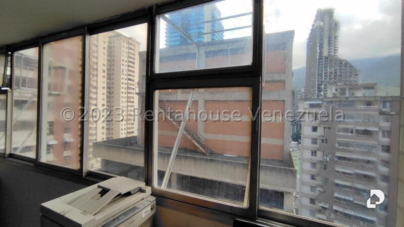 Oficina en Parroquia La Candelaria, Caracas – 18