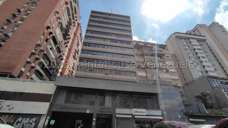 Oficina en Parroquia La Candelaria, Caracas - 1