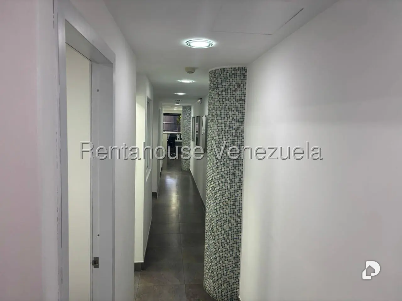 Local comercial en Terrazas del Ávila, Caracas