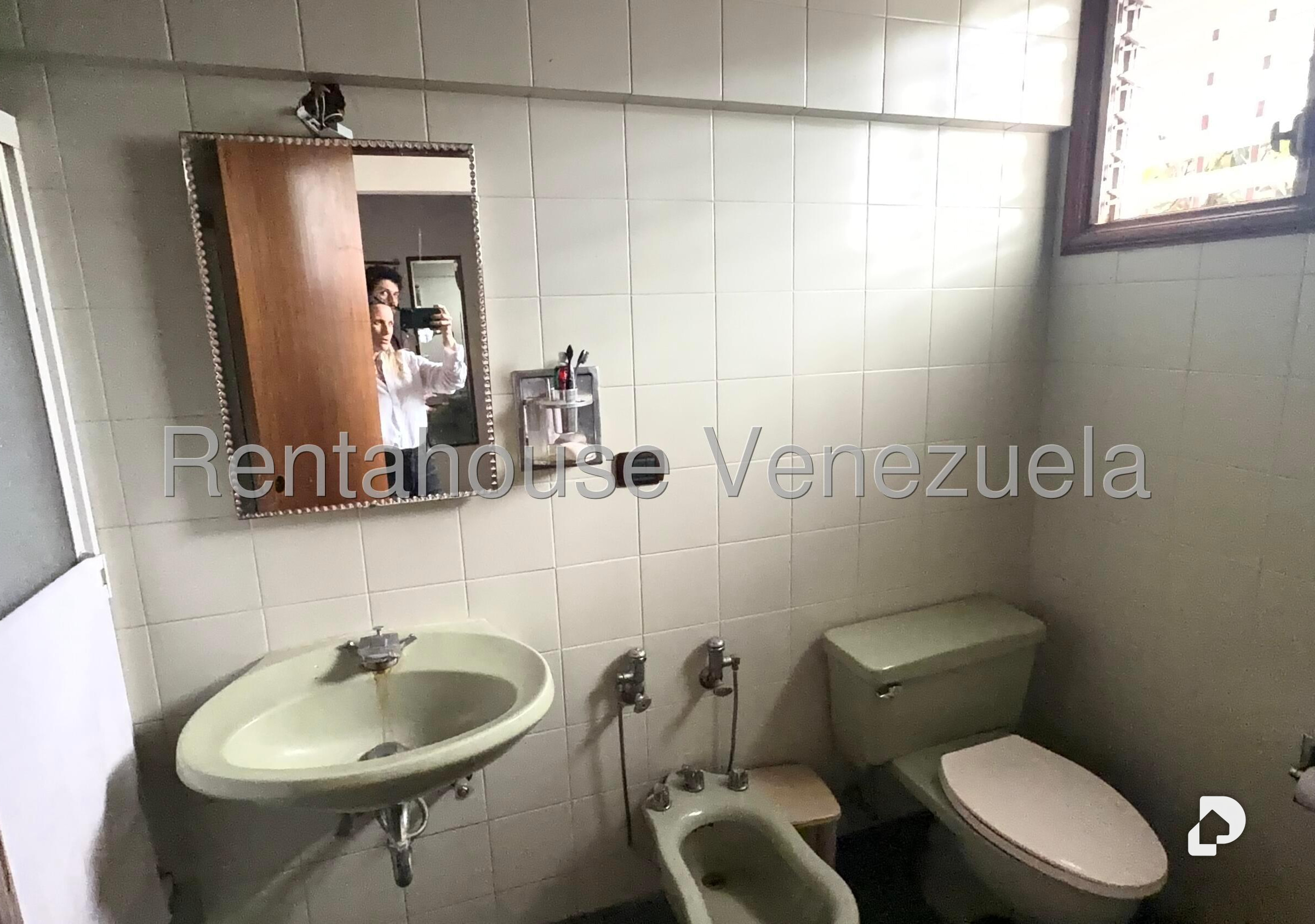 Casa en Prados del Este, Caracas – 24
