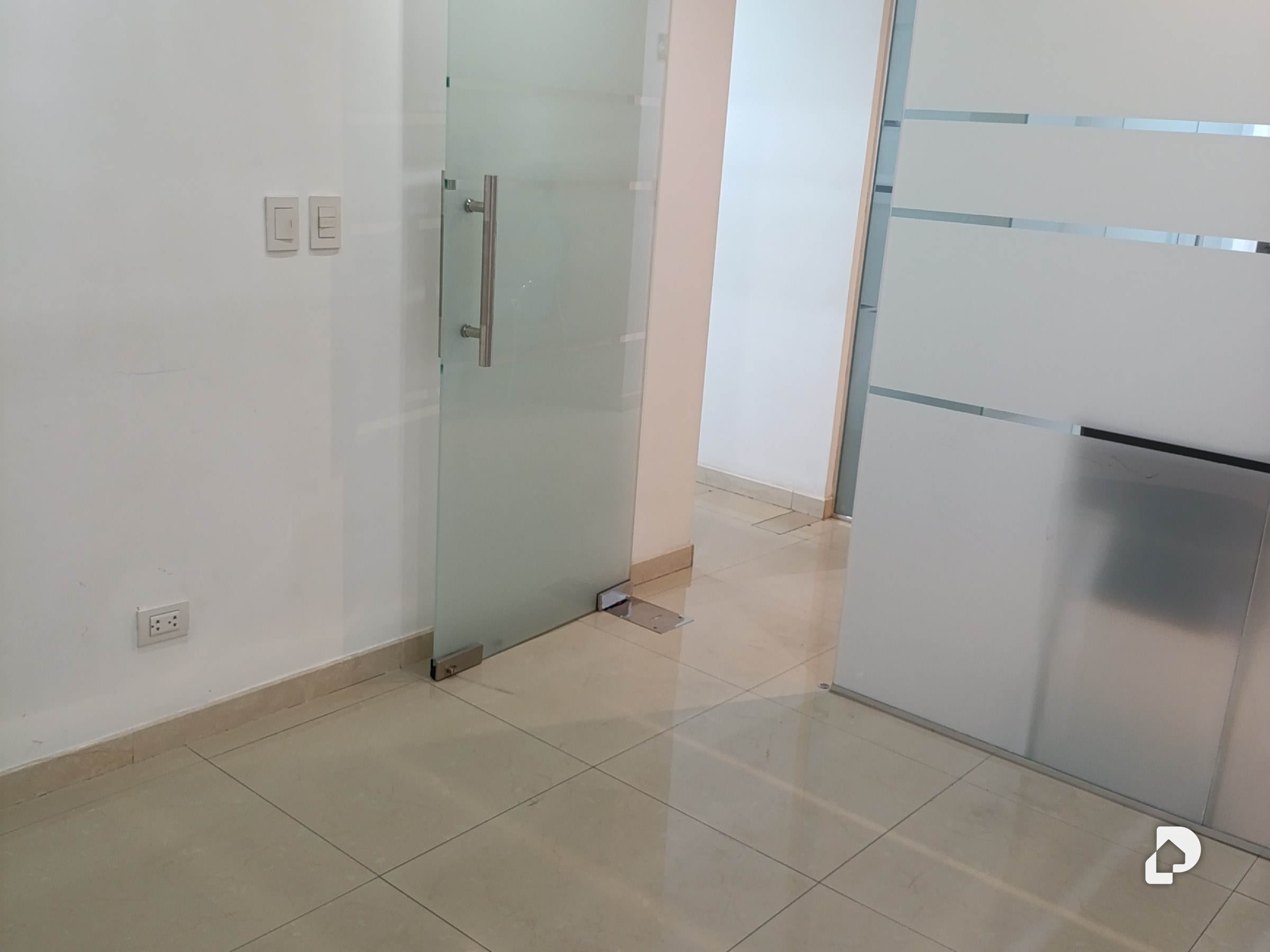 Oficina en CCCT, Chuao, Caracas – 3