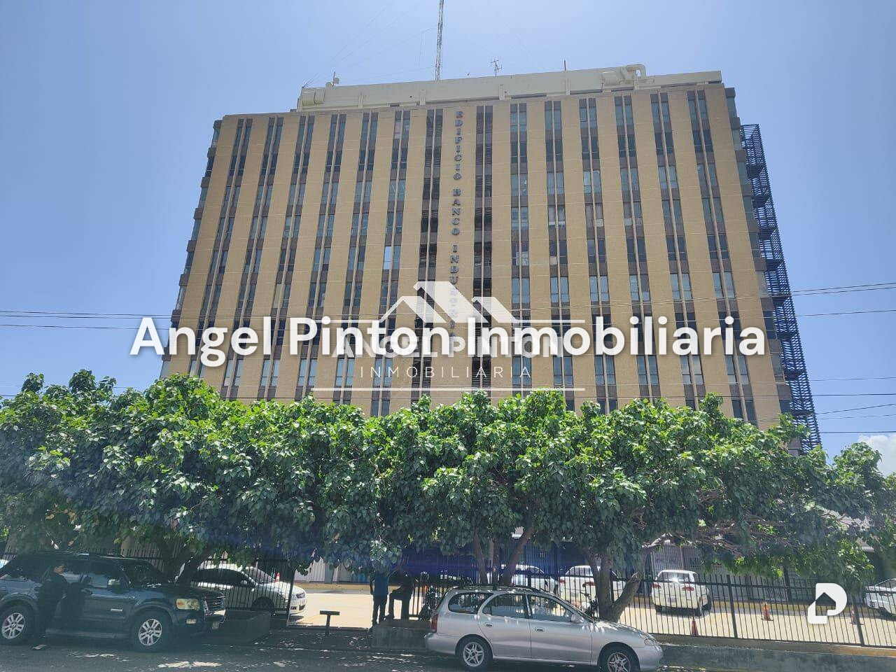 Oficina en Avenida 5 de Julio, Maracaibo – 16