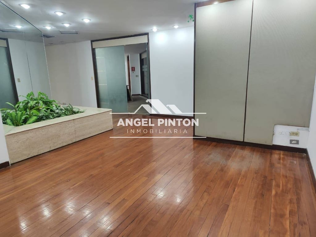 Oficina en Avenida 5 de Julio, Maracaibo - 1