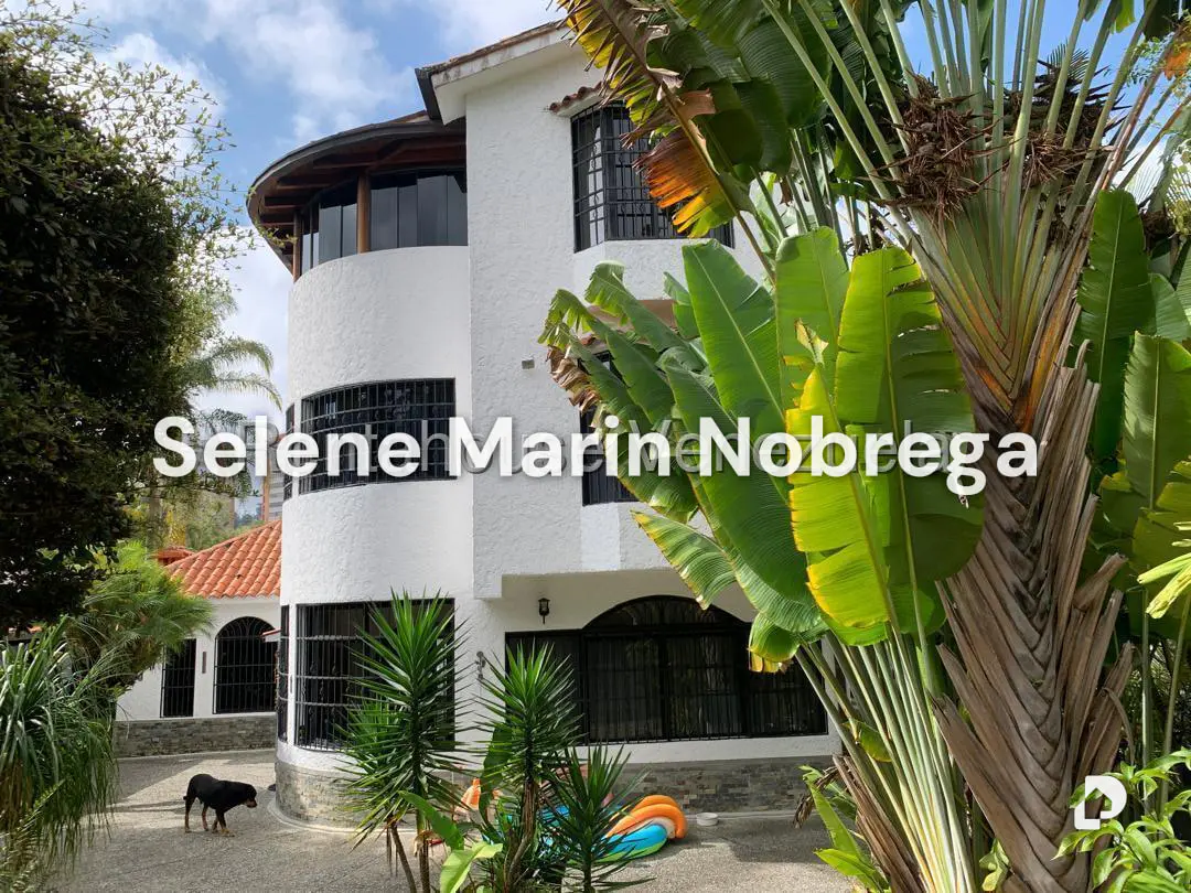 Casa en Los Naranjos (del Cafetal), Caracas – 28