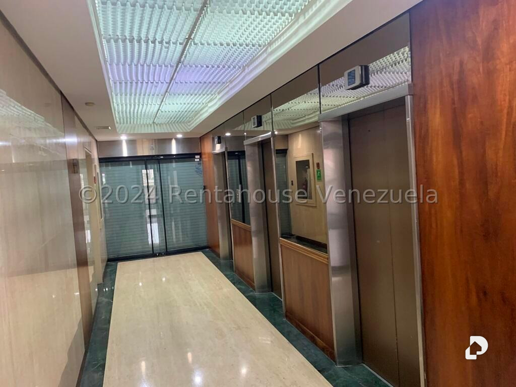 Oficina en Las Mercedes, Caracas – 4