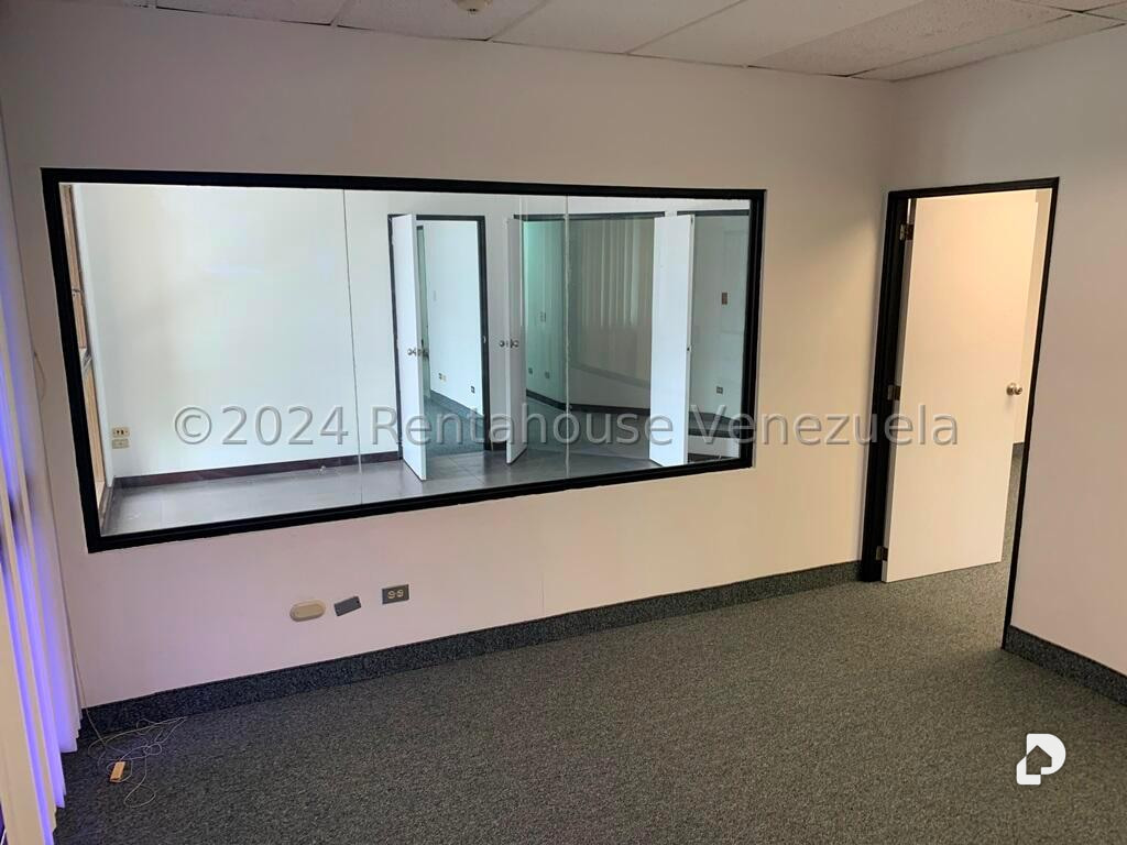 Oficina en Las Mercedes, Caracas – 6