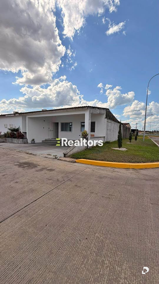 Land in Maturín – 1