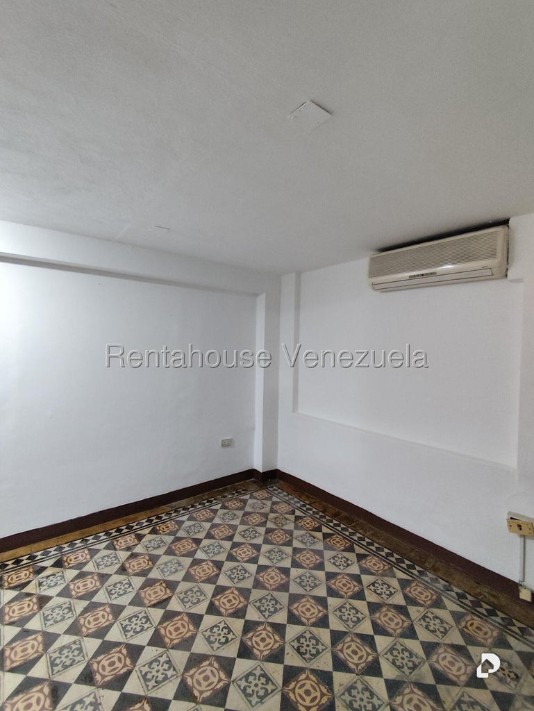 Local comercial en Parroquia Catedral, Caracas – 30