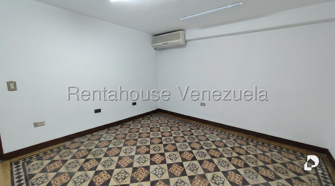 Local comercial en Parroquia Catedral, Caracas – 27